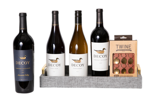 Decoy Wine Flight & Charm Set